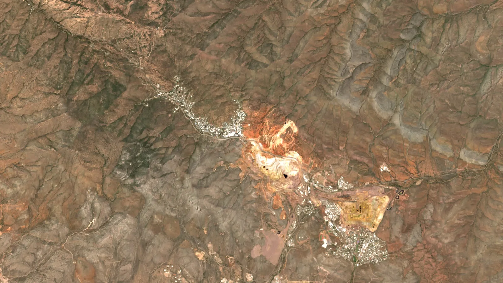 Malachite Specific Gravity Vs Gold, Pyrite And Quartz 1 Sentinel-2 Satellite View Of Bisbee Copper District, Cochise County, Arizona